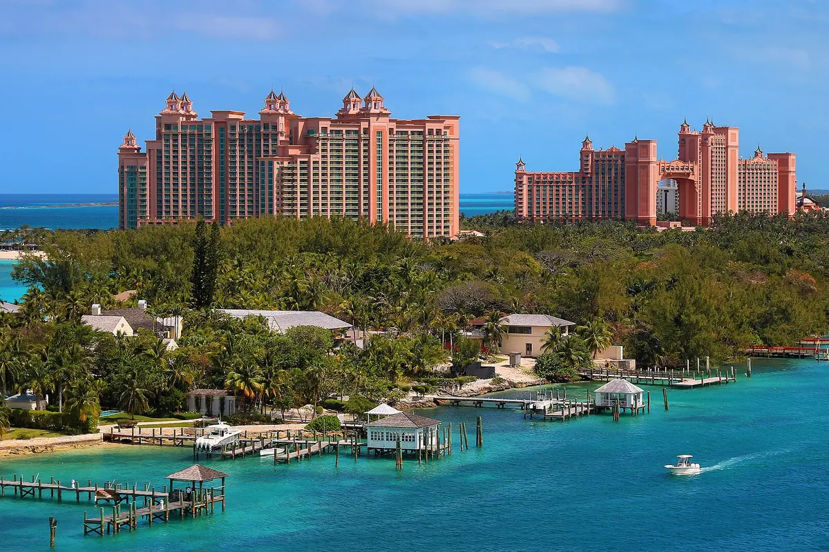 Atlantis Paradise Island among the best hotels in the Bahamas beside turquoise water